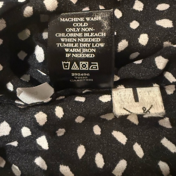 Ann Taylor Black White Polka Dot V-Neck Blouse Size 8 Work Office Classic - Picture 5 of 5
